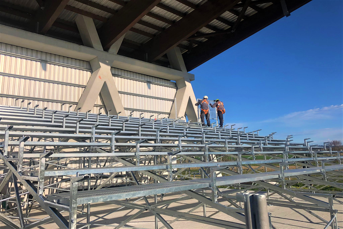 体育馆 · Tribuna Prefabbricata al Campo Sportivo "Le Fornaci" di Marina di Montemarciano-2