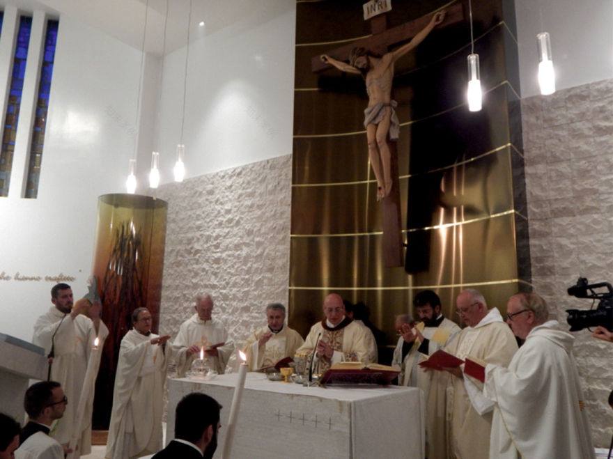 新圣母玫瑰教堂 · 现代与传统的完美融合-15