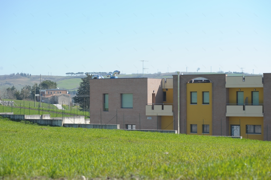 Campobasso 酒店扩建,现代风格融入乡村美景-5