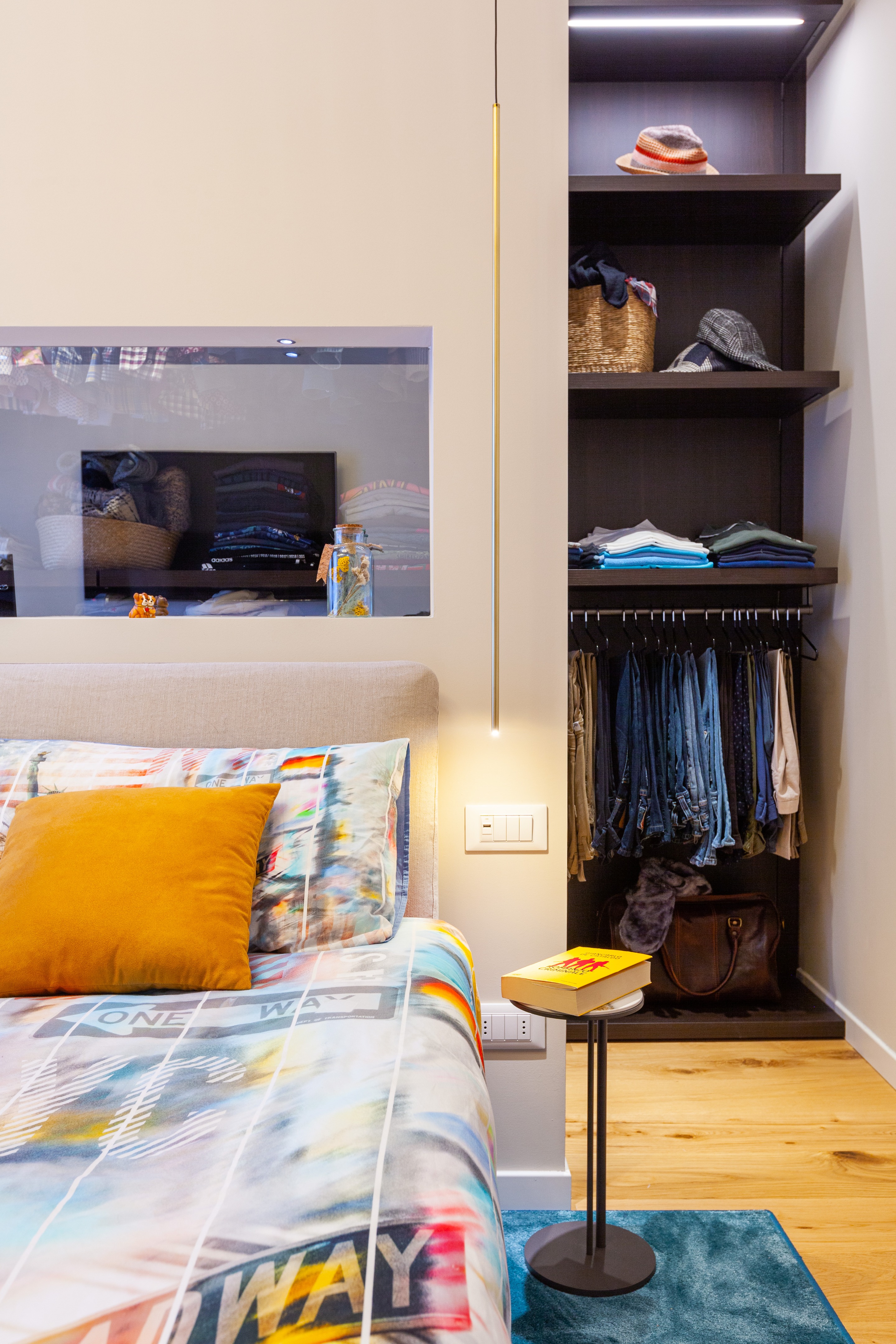 米兰中央车站公寓绿色垂直墙面设计丨意大利米兰丨CLM Design & Contract-15