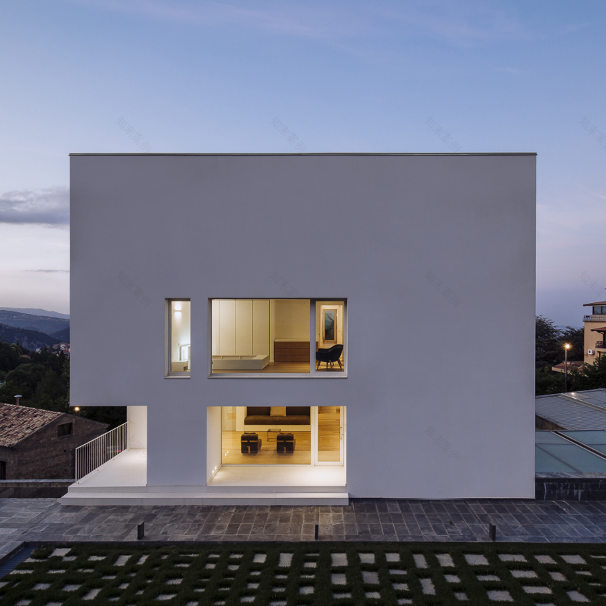 意大利 Sila 山区的生态住宅设计-8