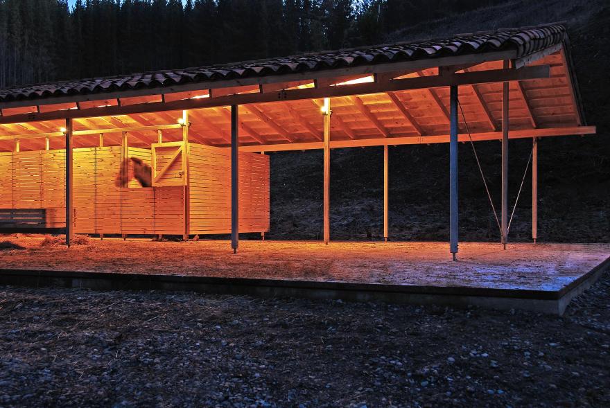 智能农舍 | 模块化设计与环保材料应用-20