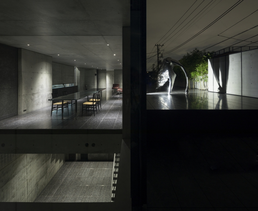 东京 Monolith 别墅 | 天地相连的空间艺术-8