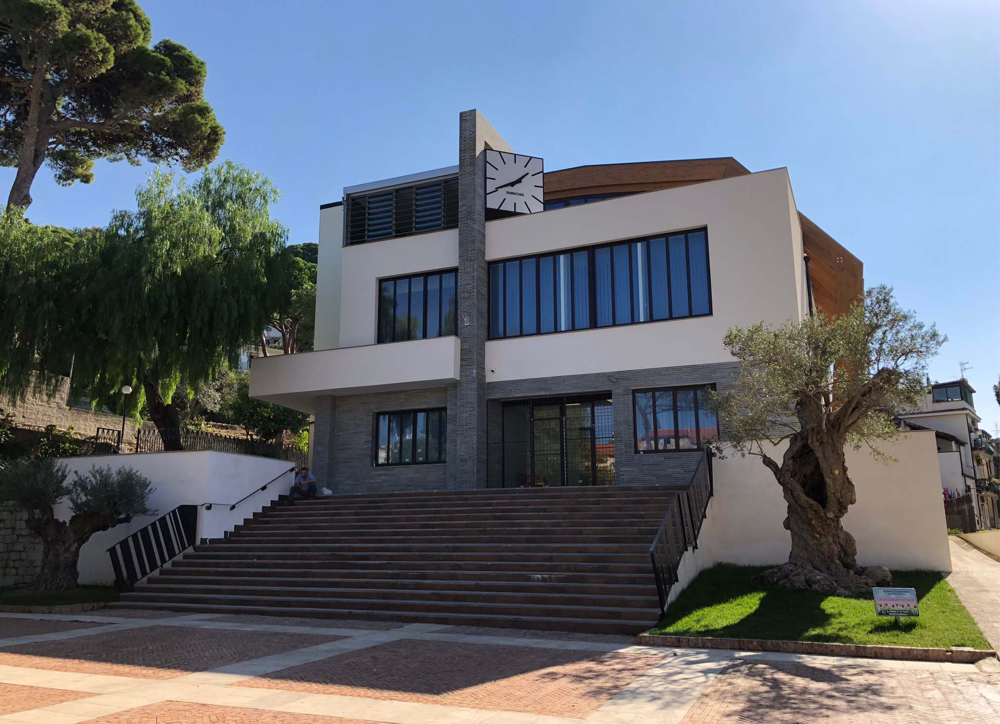 意大利 Castellabate 市政厅木结构扩建-0