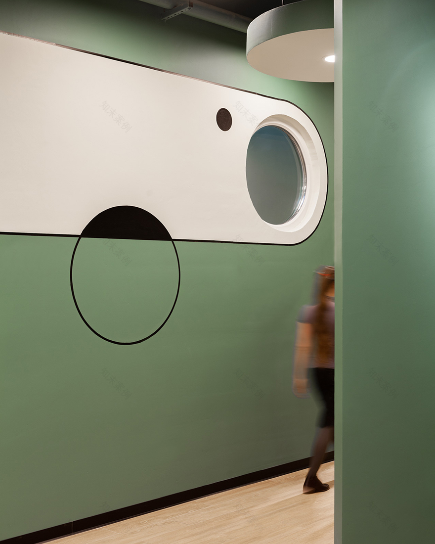 非典型空间内的家舒适·Nata Istomina 的展厅设计-1