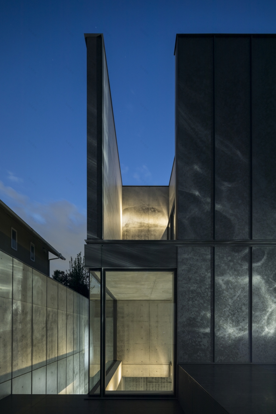 东京 Monolith 别墅 | 天地相连的空间艺术-18