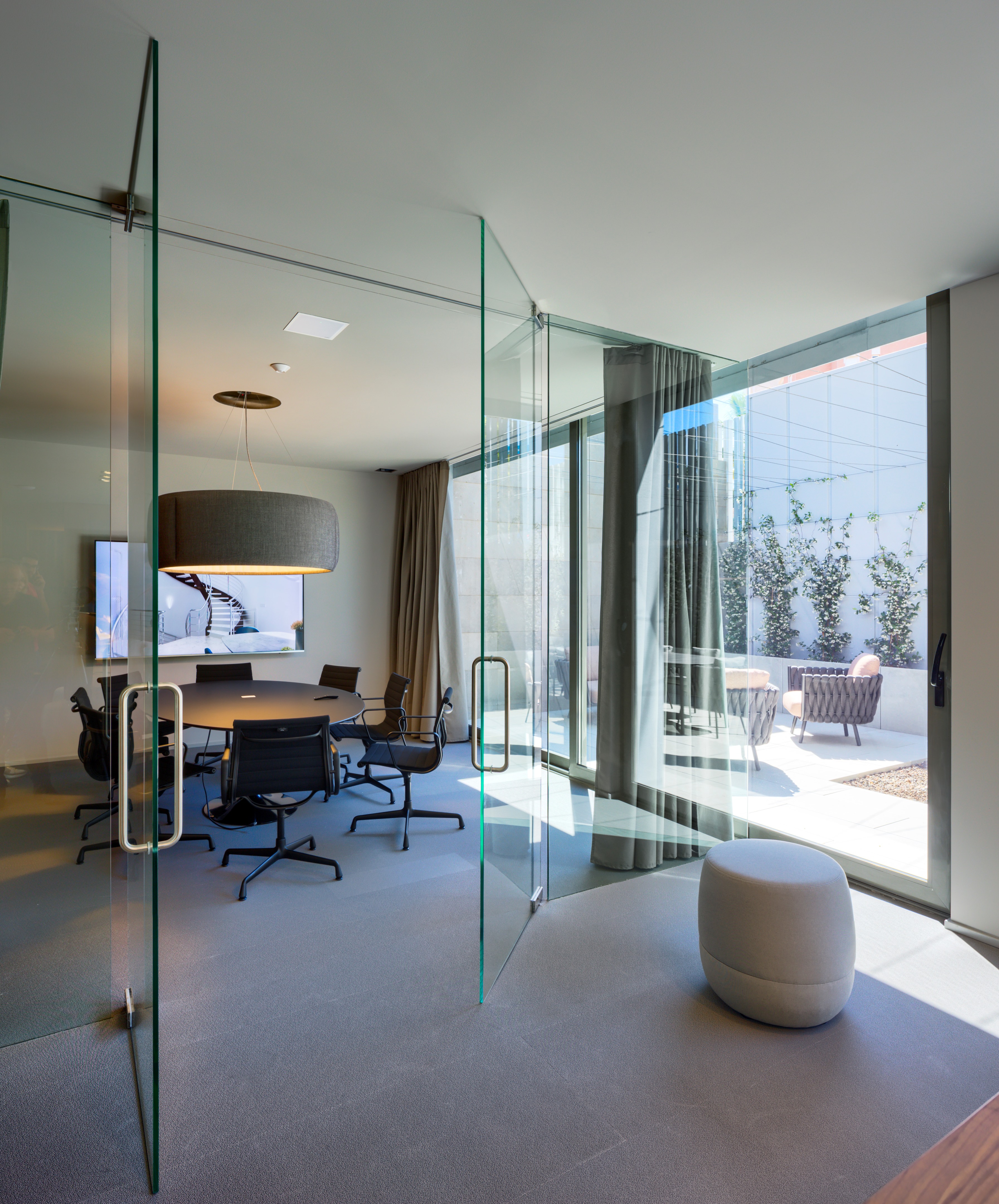 西班牙 Somium 总部,Monica Armani 打造优雅舒适空间-5