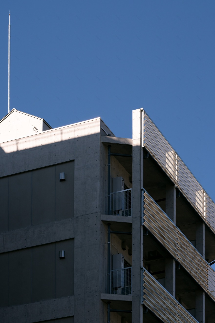 面向北的明亮公寓设计丨日本-0