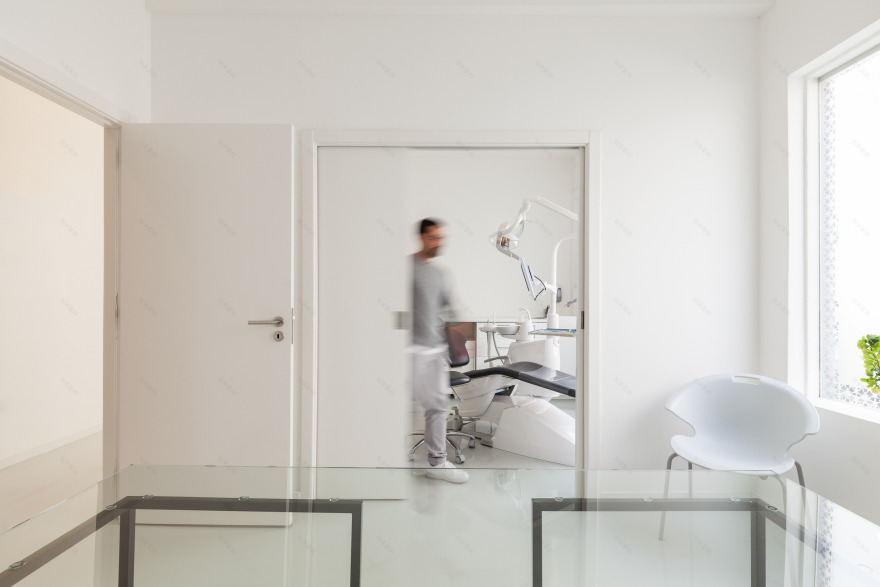 历史小镇的诊所重生 | 葡萄牙 Clínica da Vila 口腔诊所设计-5