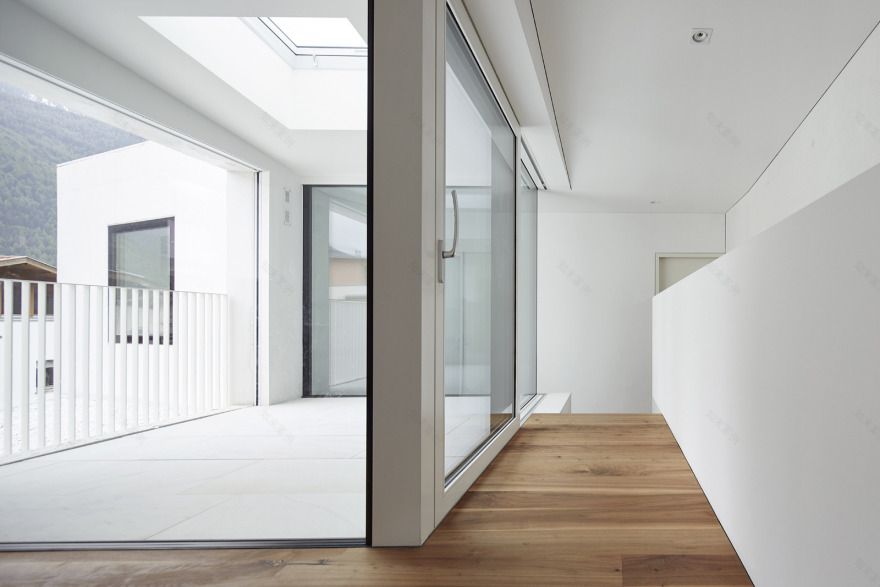 意大利白色大理石别墅,现代简约风格-10