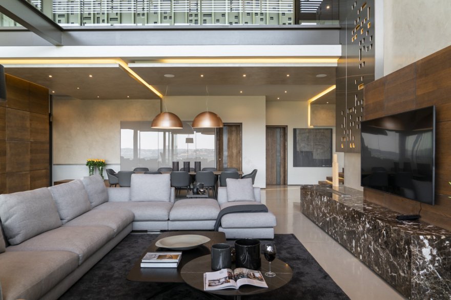 南非 Mooikloof Heights 别墅 | 室内外生活交融,景观迷人-7