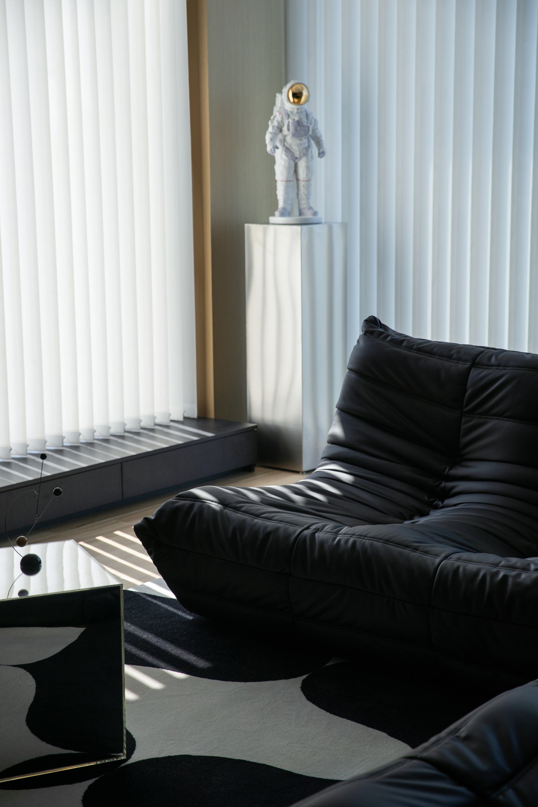 寓见曼巴 · 科比主题的鞋柜装置和静谧空间丨境屿空间研究室-3