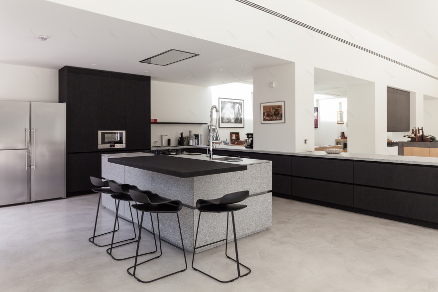 葡萄牙别墅和谐重生,室内外空间完美融合-9