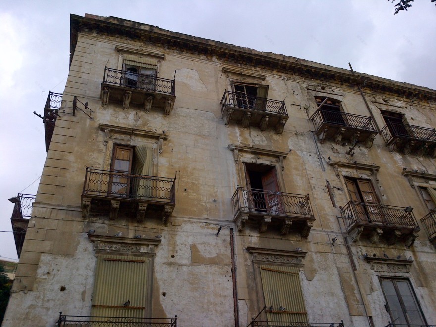 历史与现代交融的“第十三受害者广场”建筑改造-41