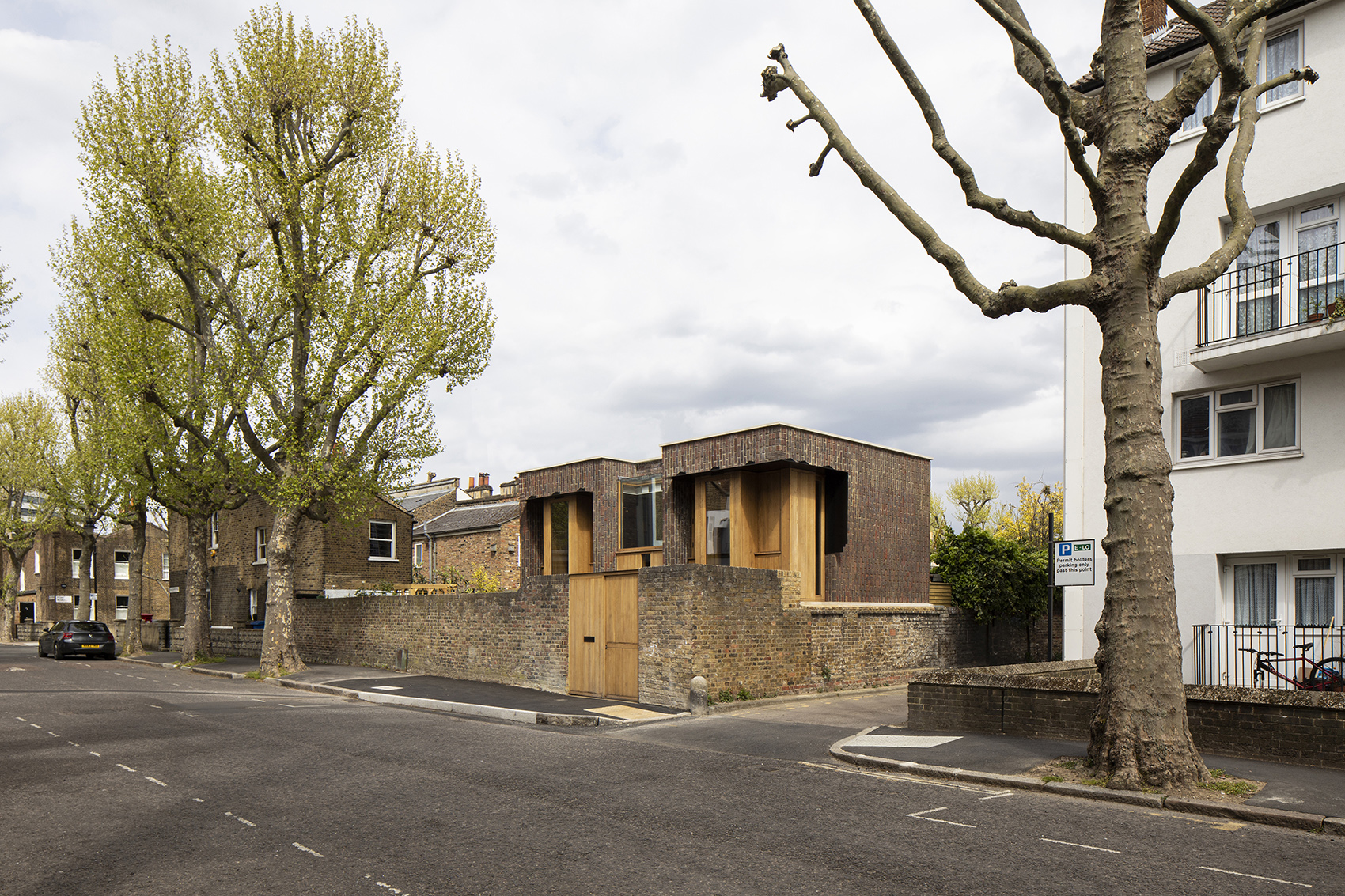 南华克砖宅 · 伦敦旧车库上的现代设计丨英国伦敦丨Satish Jassal Architects-3