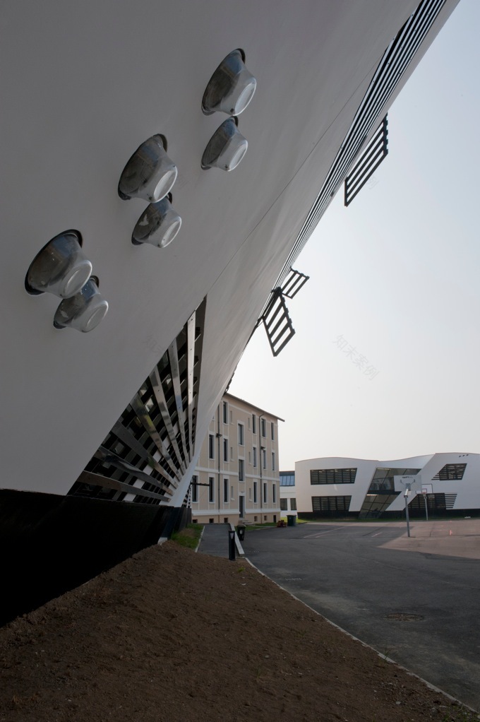 历史与现代共融的校园设计-2