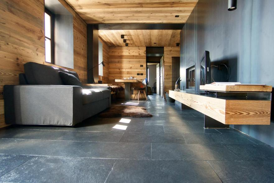 意大利山区百年老屋的现代情感空间-3