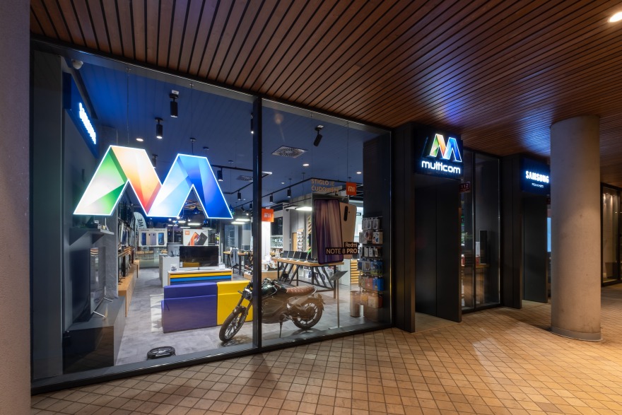 Multicom 专卖店室内设计丨波德戈里察丨Brigada 创意团队-5