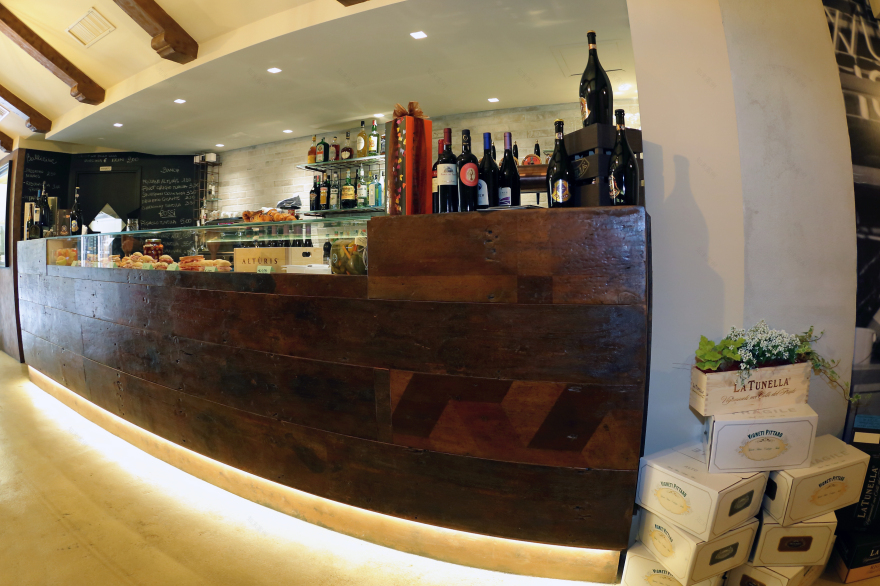 融合风格的弗留利酒馆设计-4