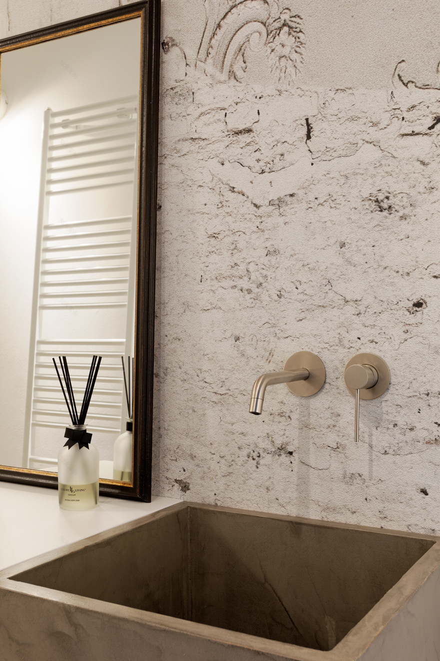 绿意盎然的意式别墅家居设计-31