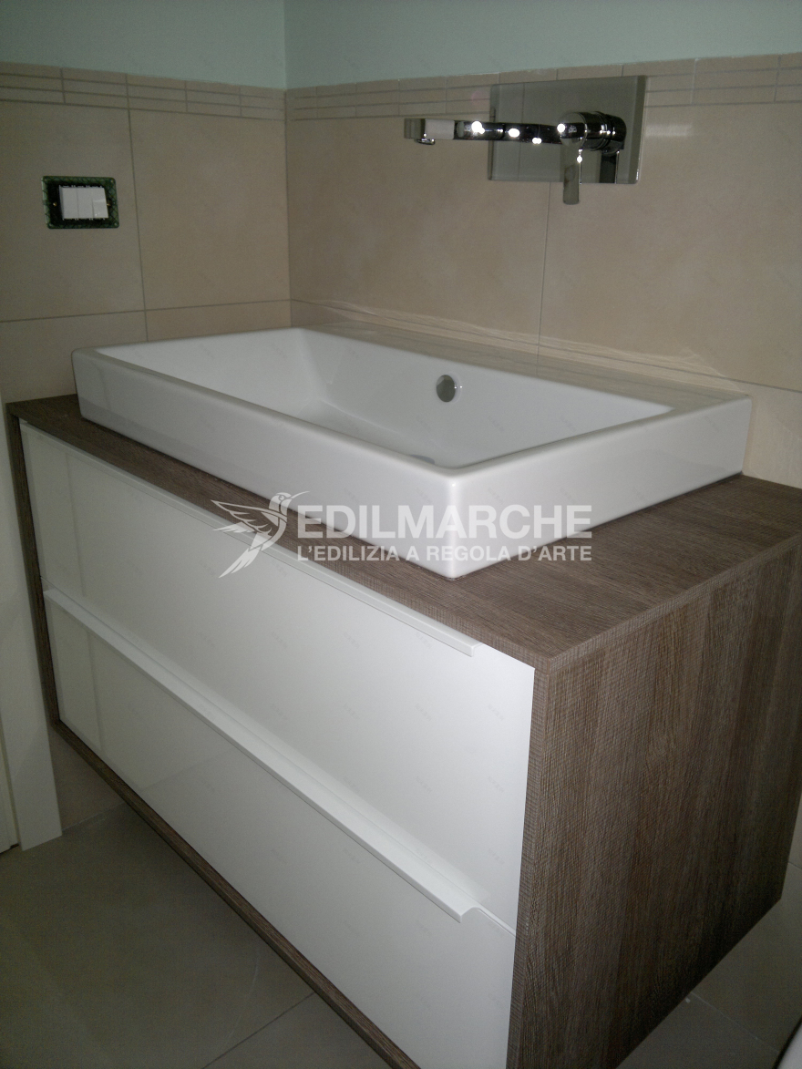 140 平米马切拉塔公寓翻新,自然木色与柔和色调的优雅融合-17