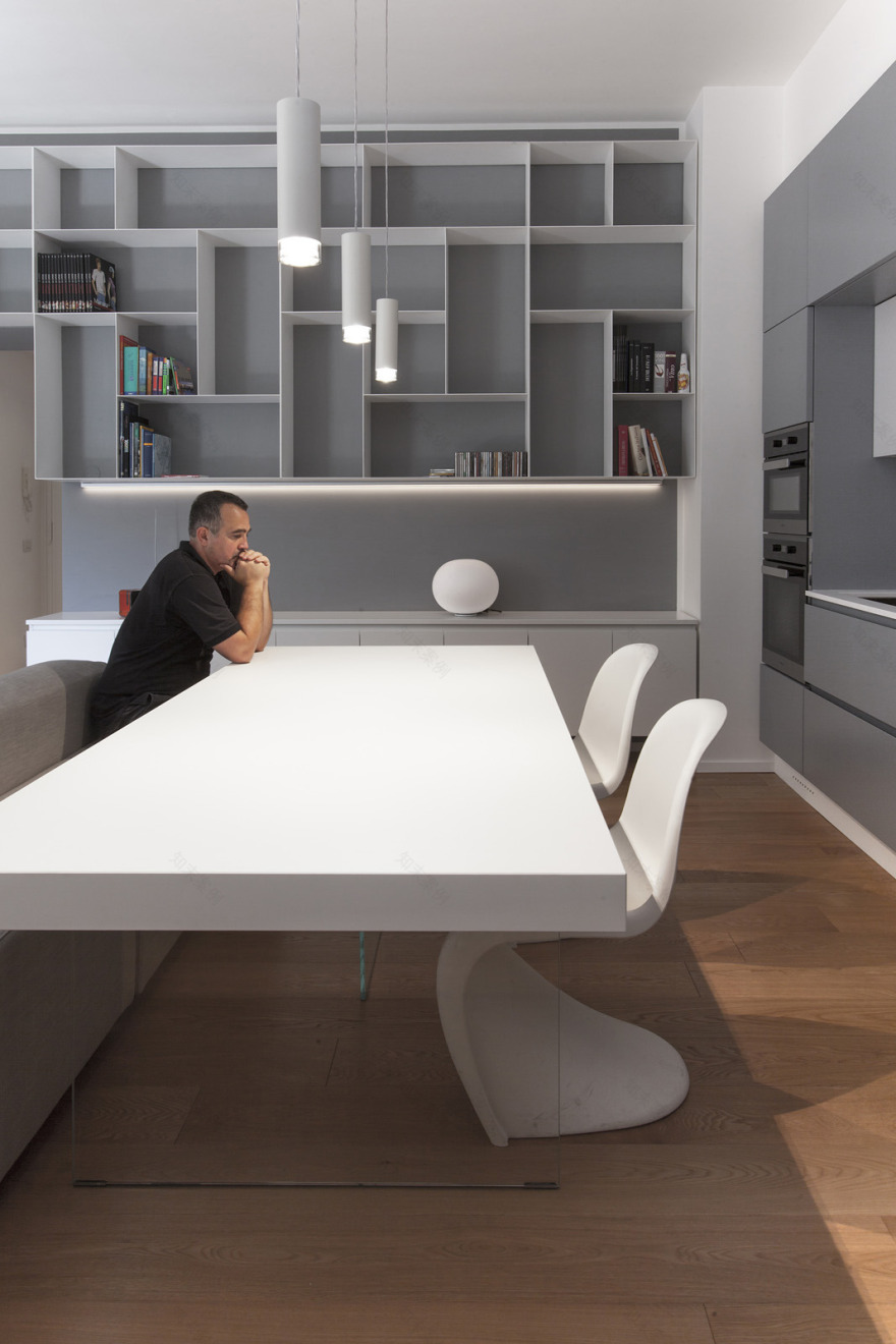 罗马公寓的室内岛屿生活-1