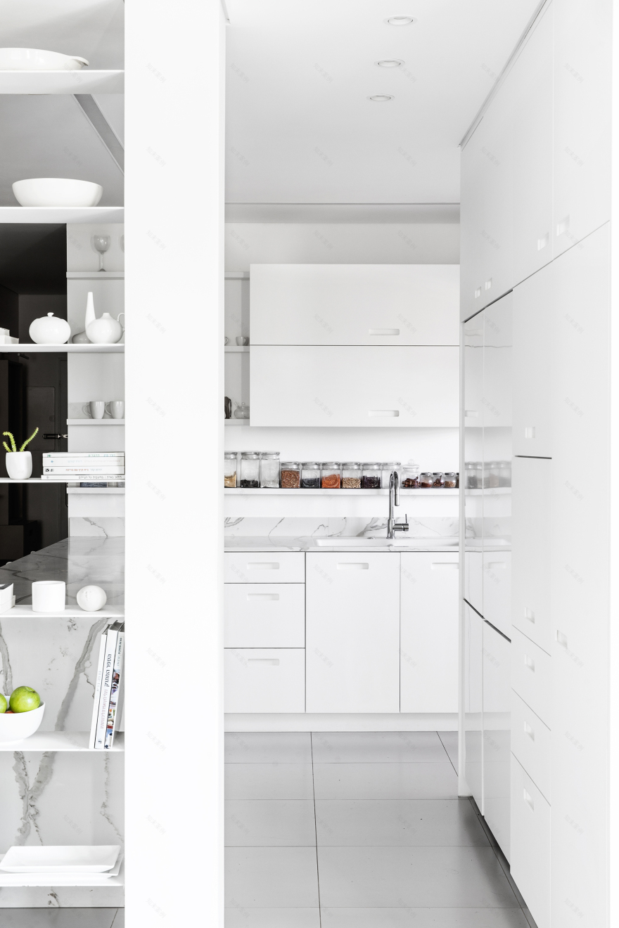 Tel-Aviv 五口之家公寓改造,明亮宽敞的现代生活空间-15