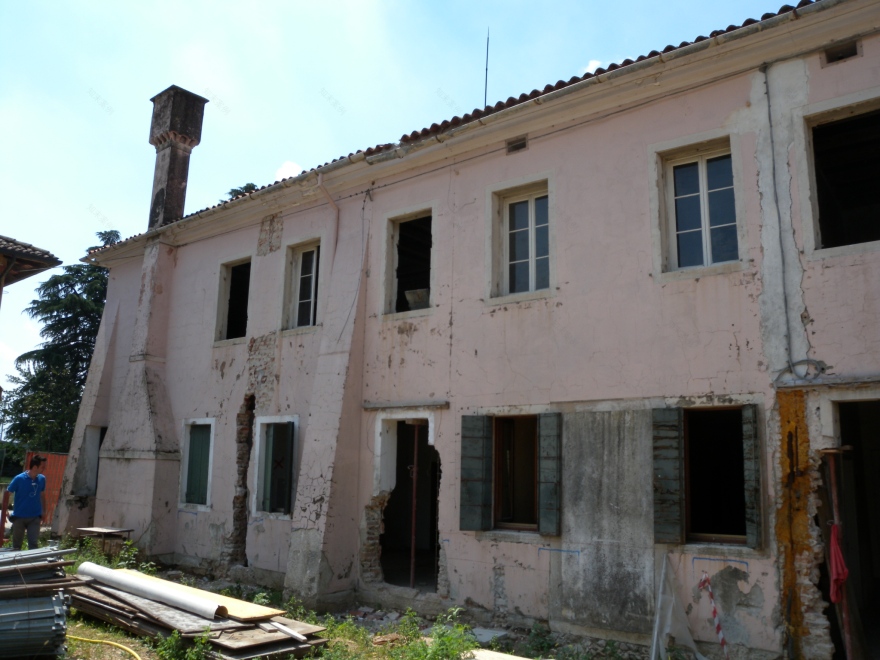 意大利古宅变身现代图书馆-19