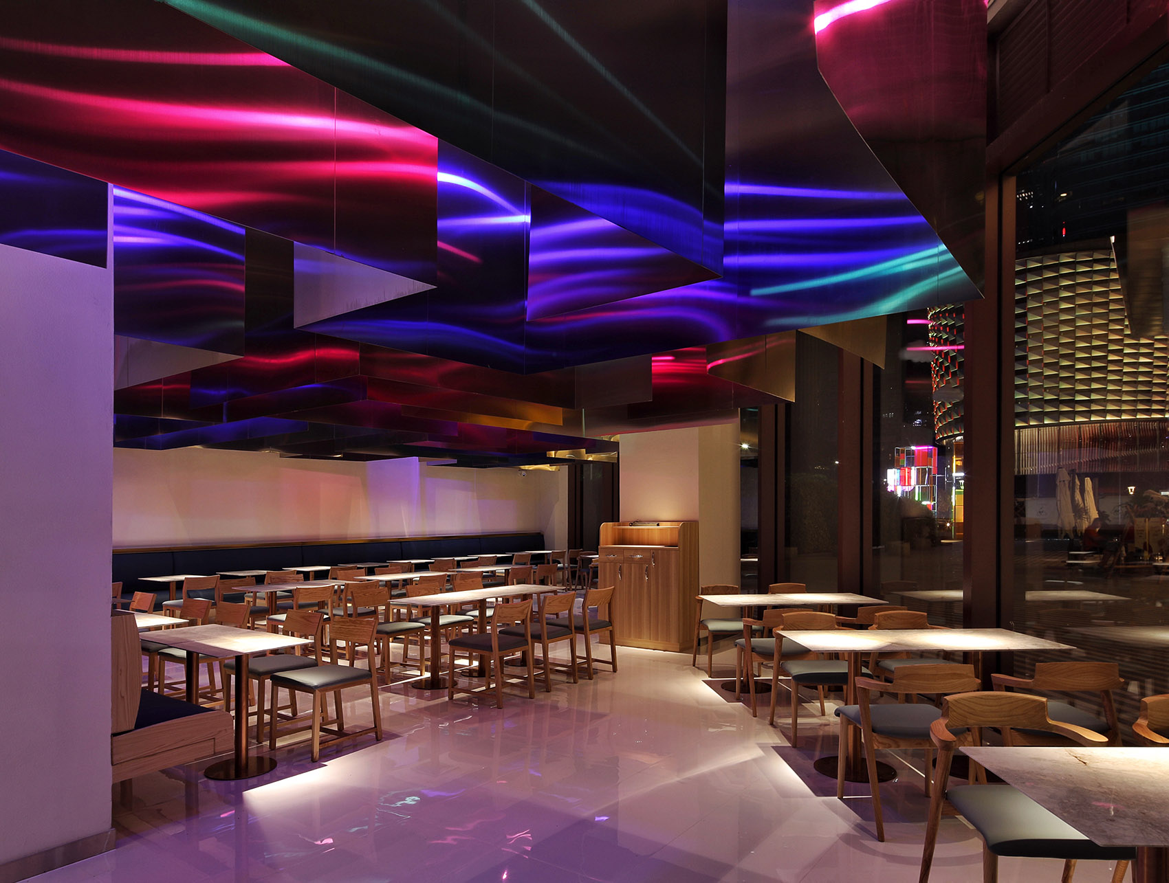 Auvers餐厅，深圳/沉重的悬铁和变幻的光影-30