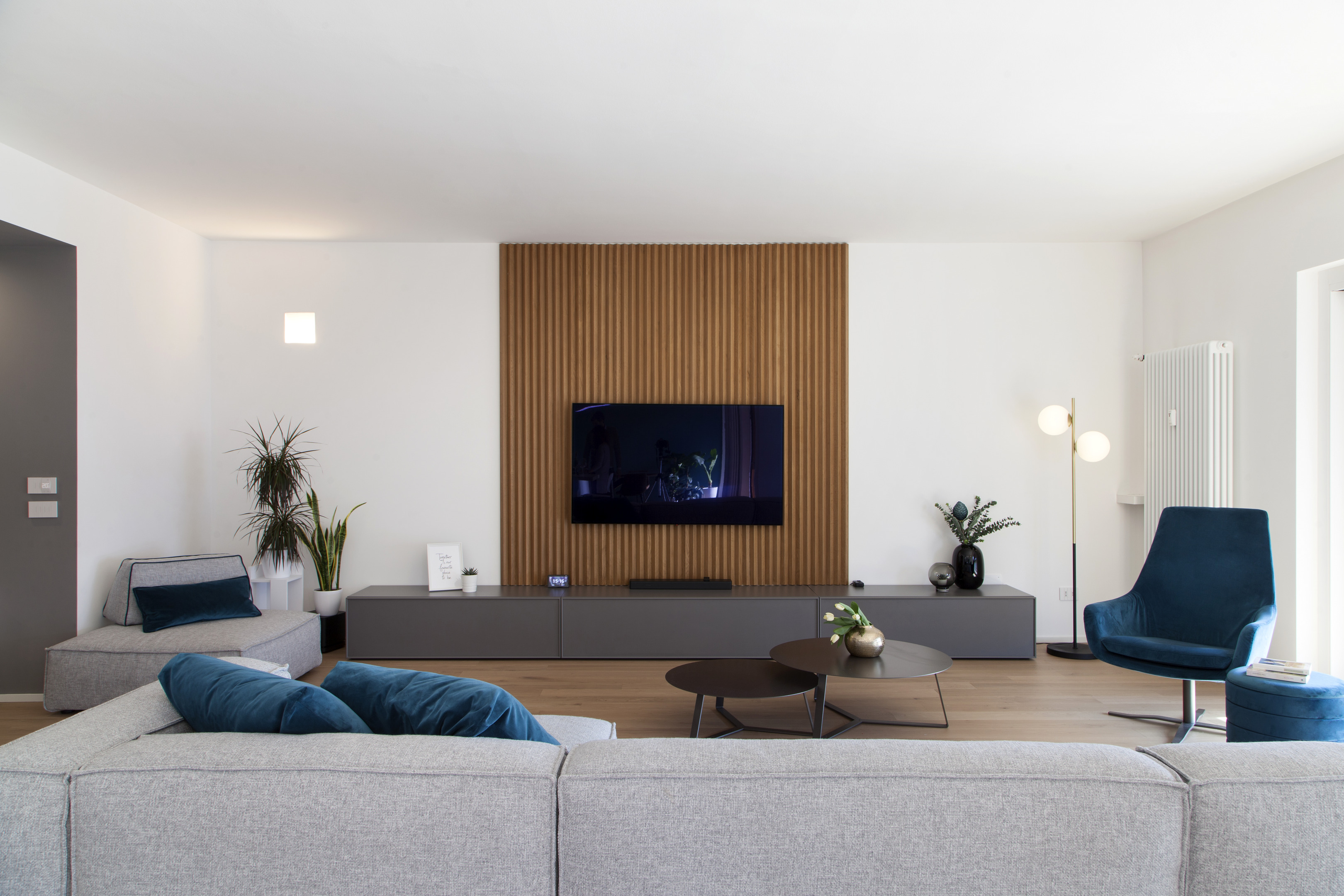 湖景宽幅公寓丨意大利莱科-8