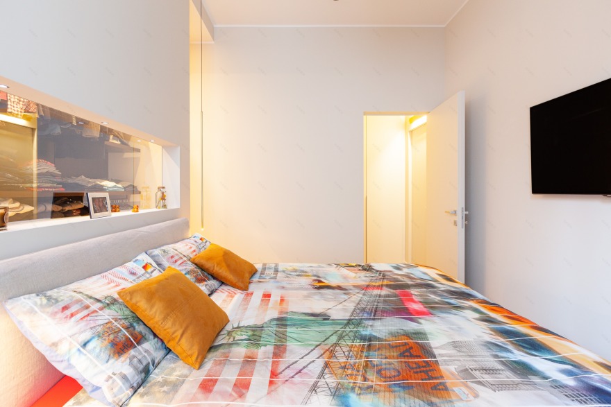 米兰中央车站公寓绿色垂直墙面设计丨意大利米兰丨CLM Design & Contract-14