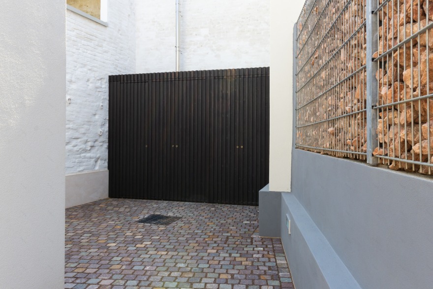 修复古城中心的“金色丰收之家”-14