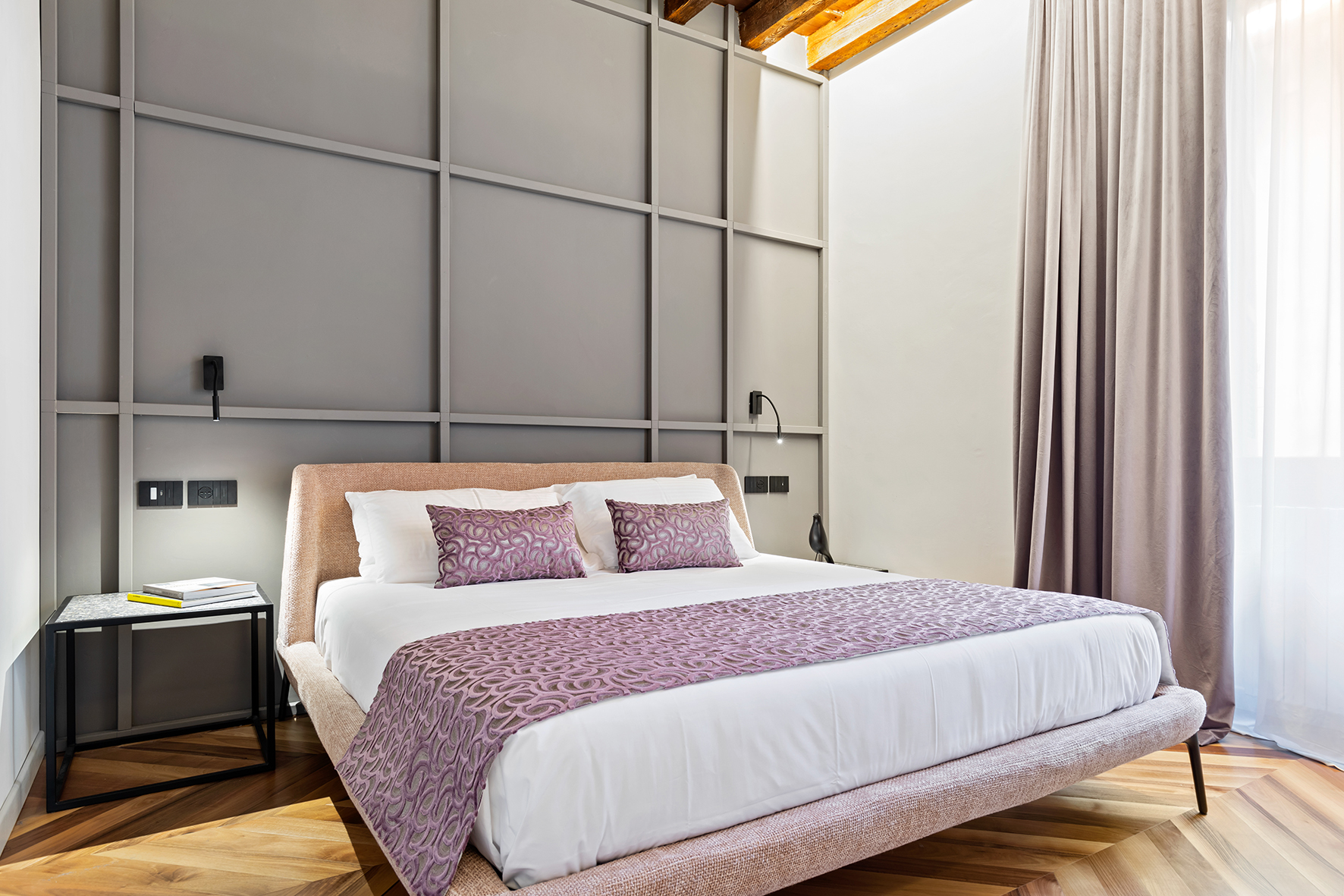 文艺复兴时期历史建筑中的独特现代公寓-7