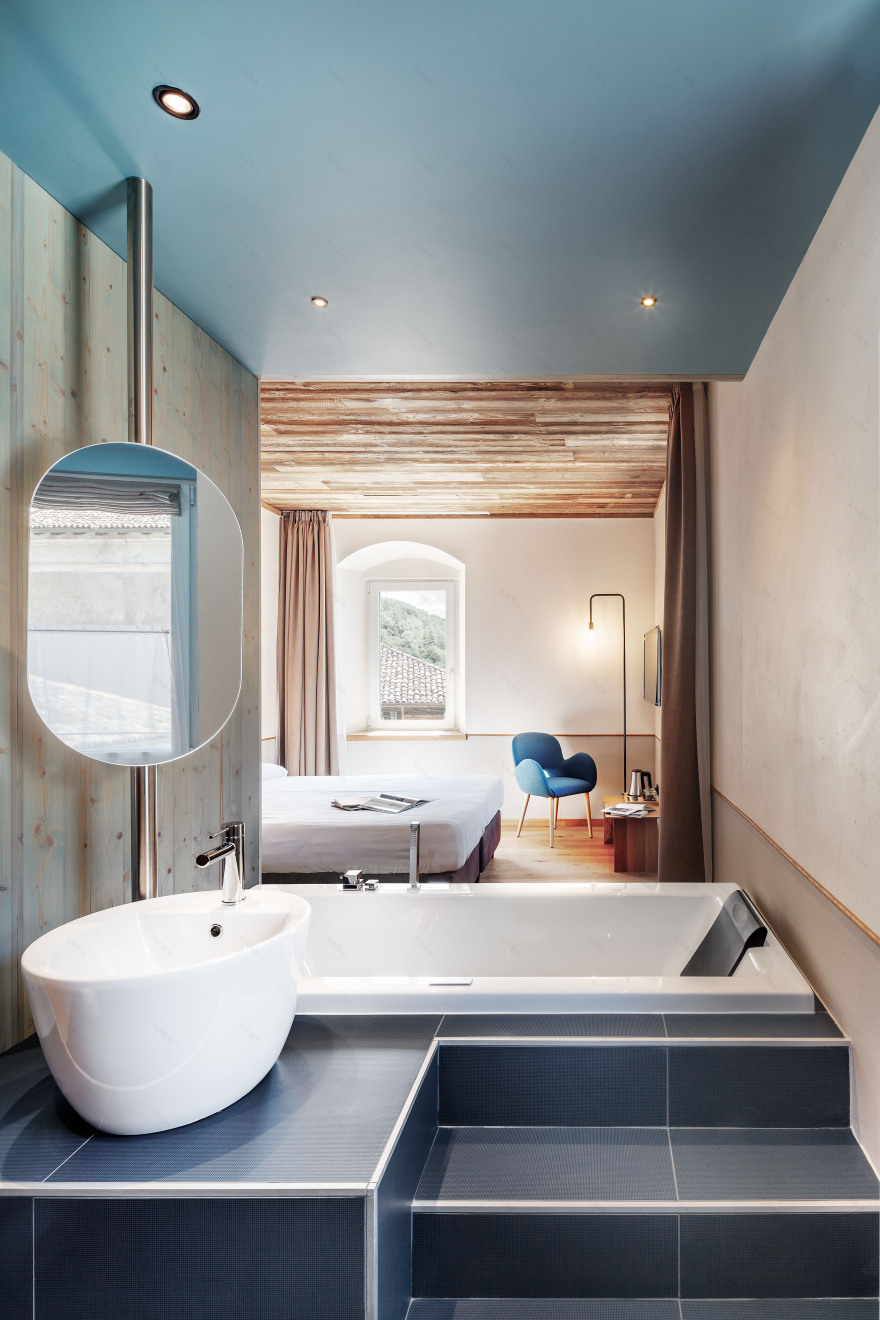 古堡酒店的现代情感主题设计-3