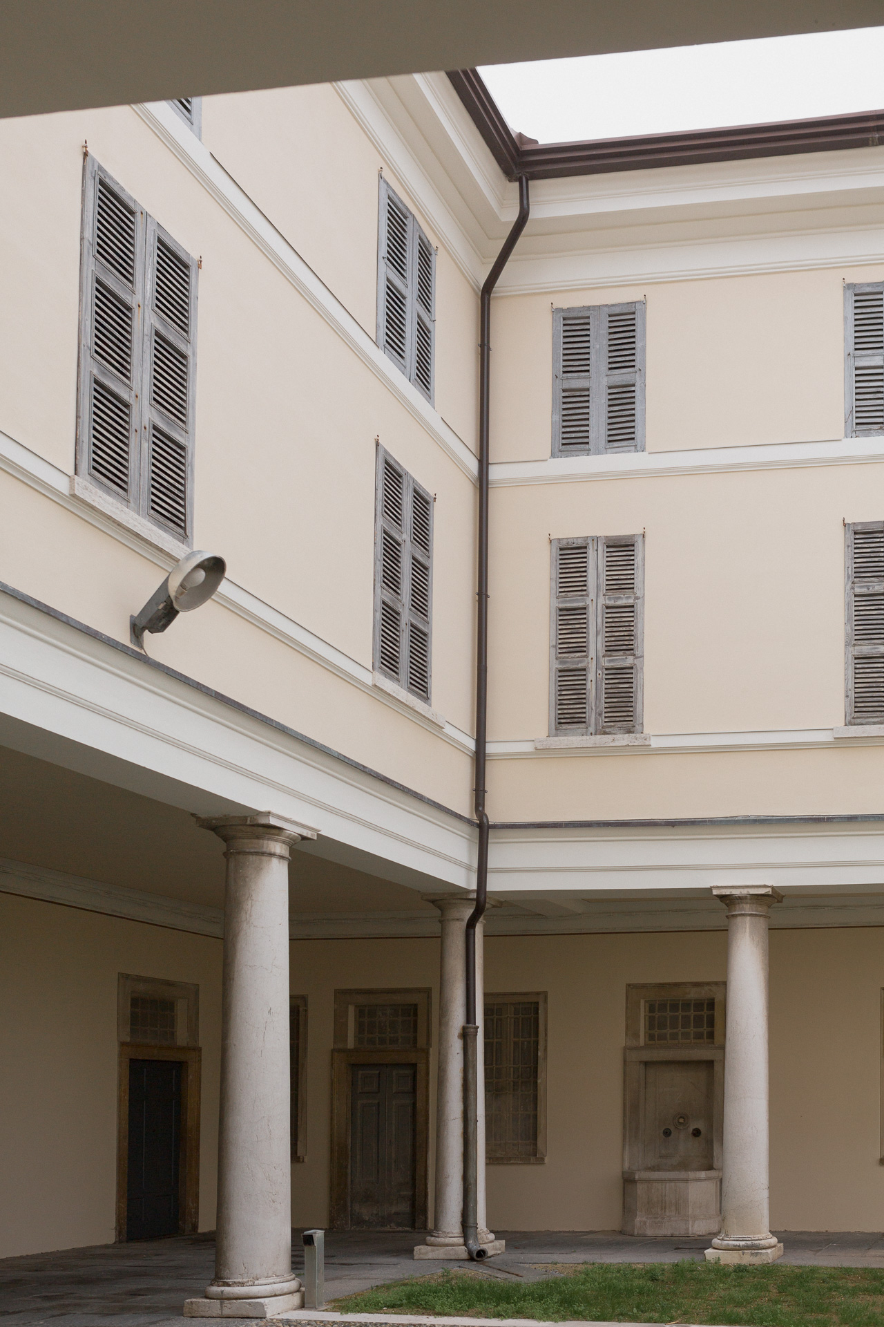 Alessandro Roveri丨公寓建筑丨restoration of historic palace-12