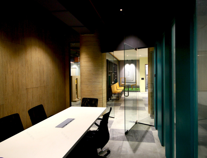 Office Millennium | 旧厂房中的时尚办公空间-0