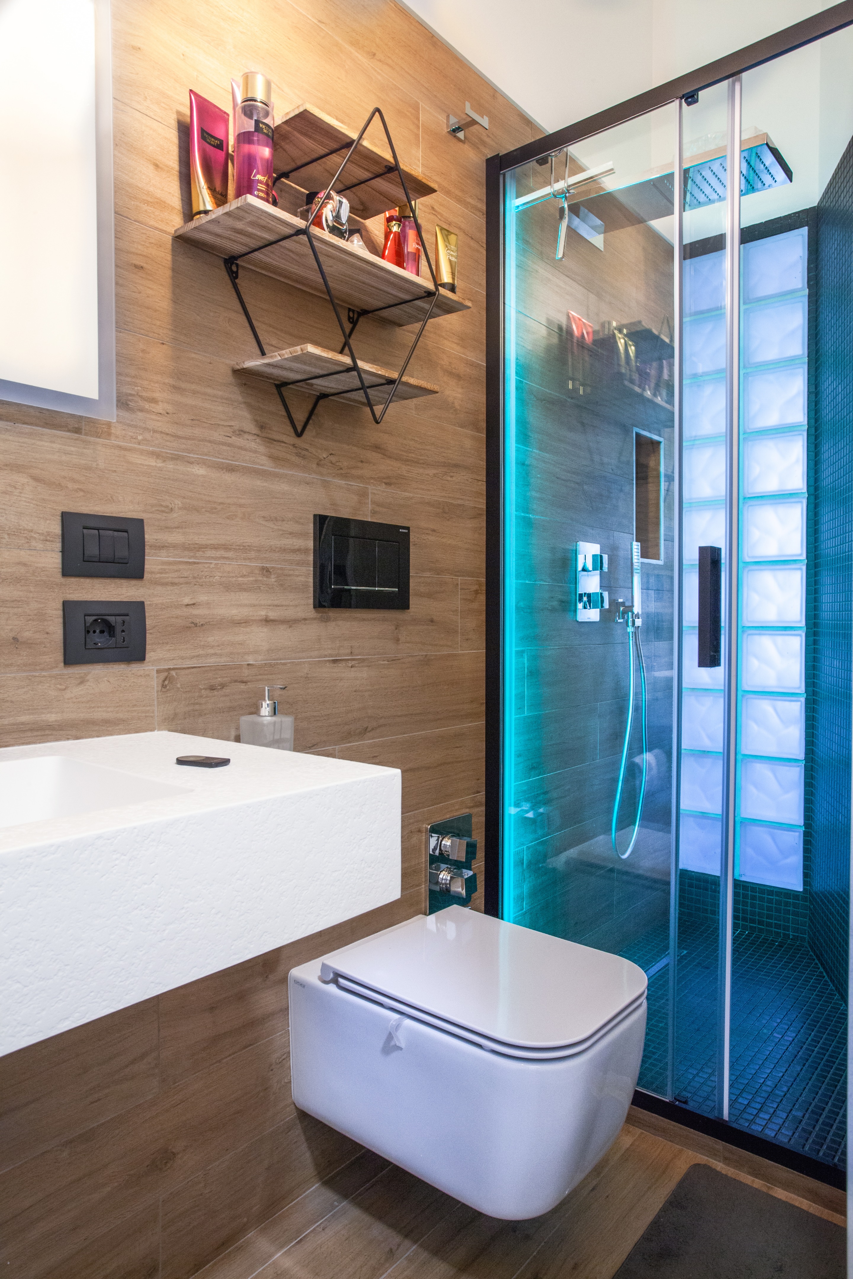 罗马精致双卫设计,细节与时尚的完美融合-16