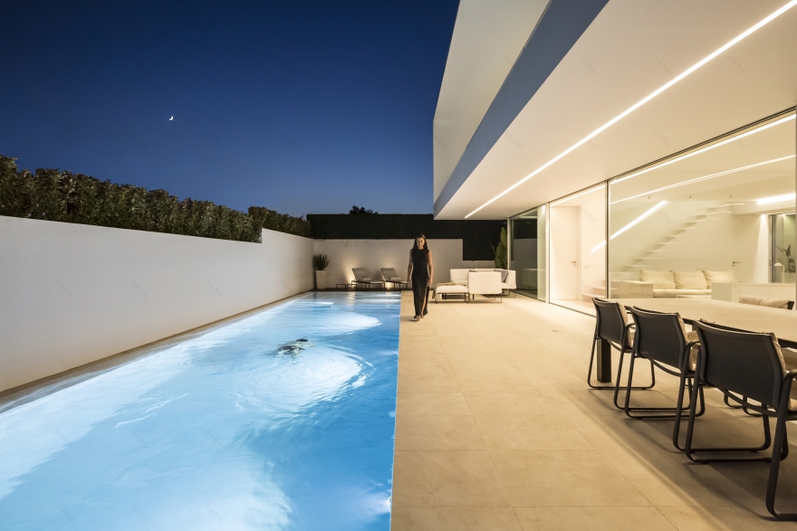 地中海风情别墅设计,融入自然与空间的无限延展-32