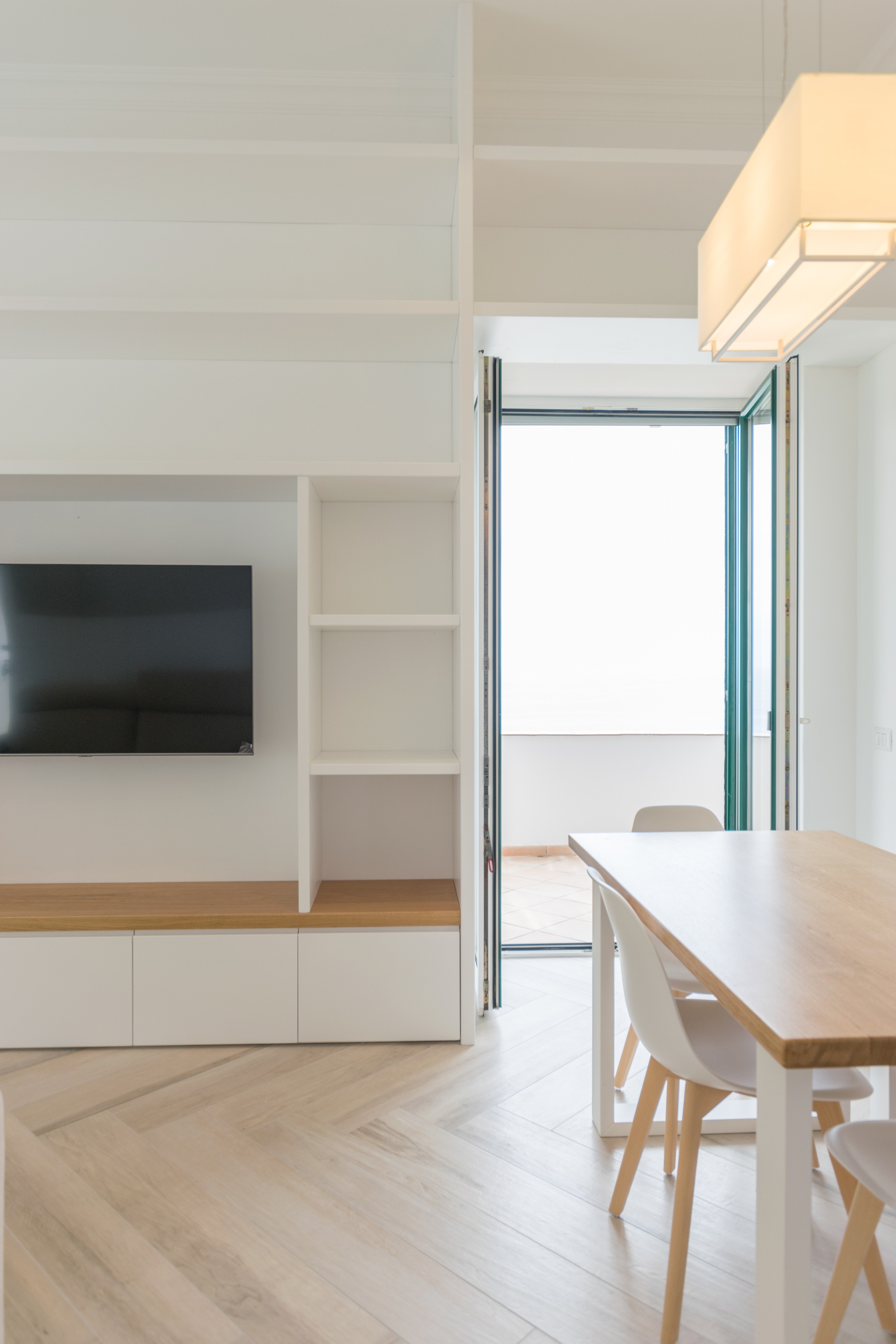 简约暖调的海湾美景丨意大利-34