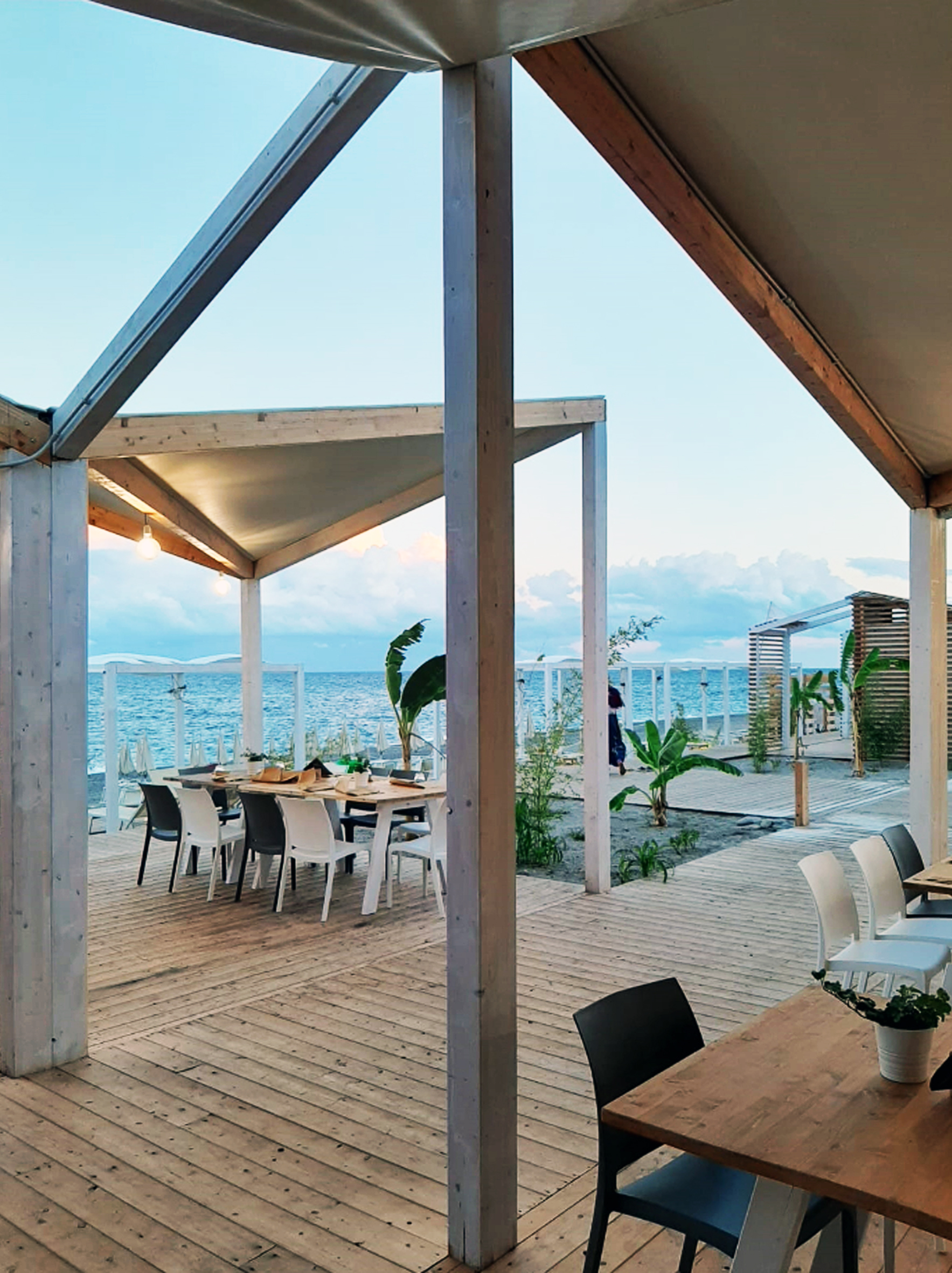 "自然元素与建筑结构的有机融合"-7