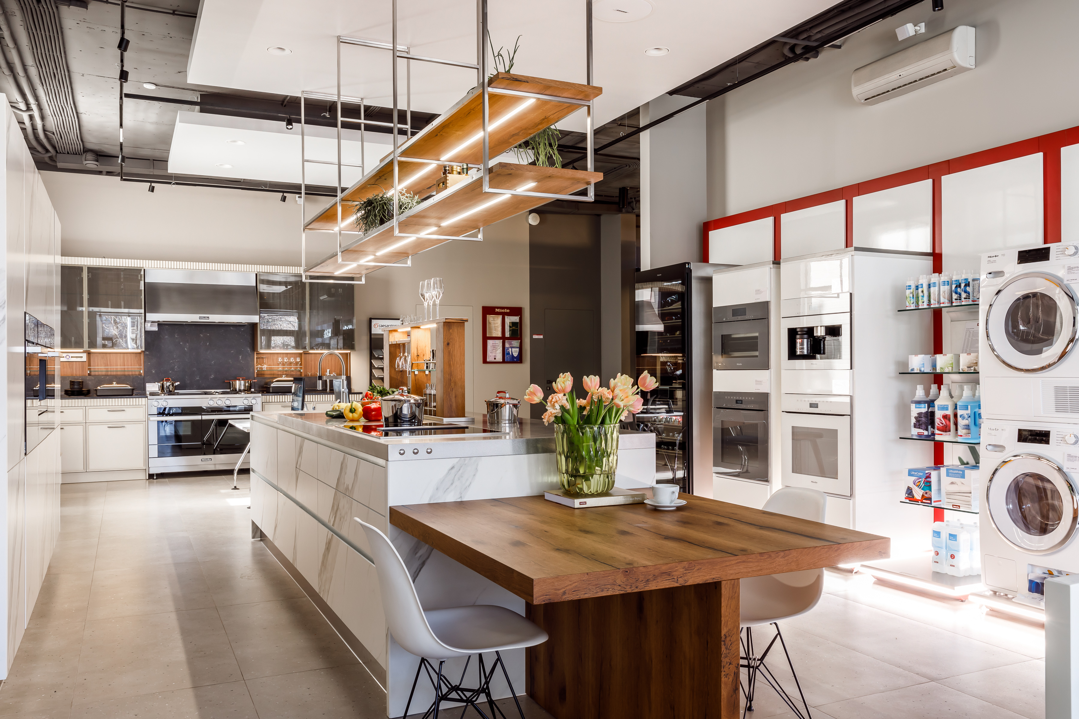 朱莉娅·诺瓦尔斯和米尔-15