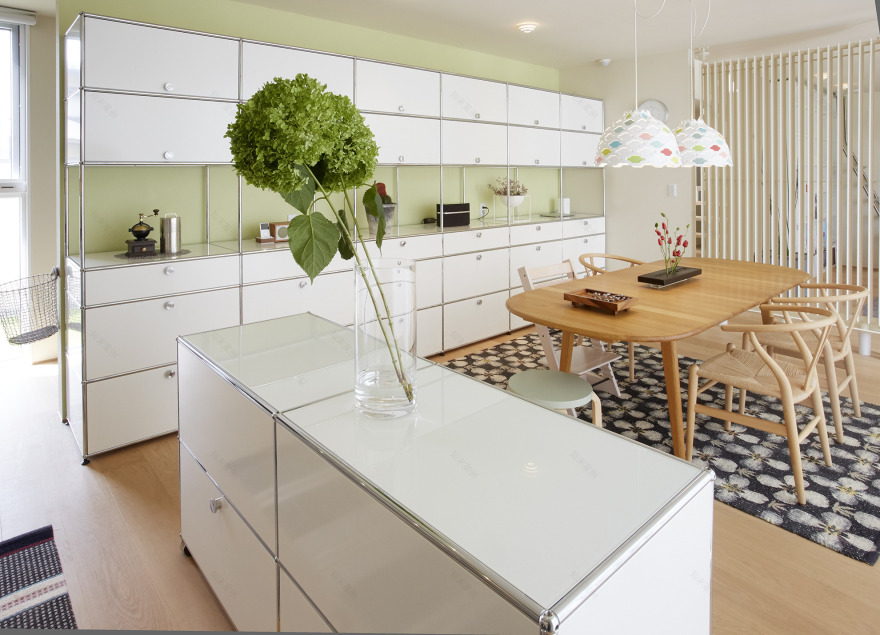 日本 Morioka 别墅现代室内设计,USM 模块化家具打造宽敞生活空间-2