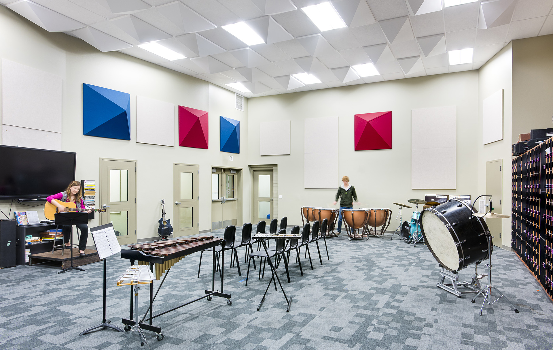 百年老校翻新重生，打造湖畔学习空间-10