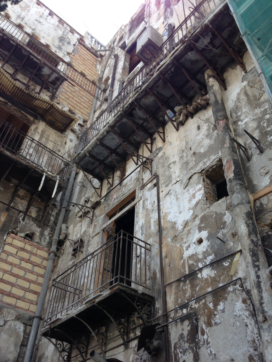 历史与现代交融的“第十三受害者广场”建筑改造-37