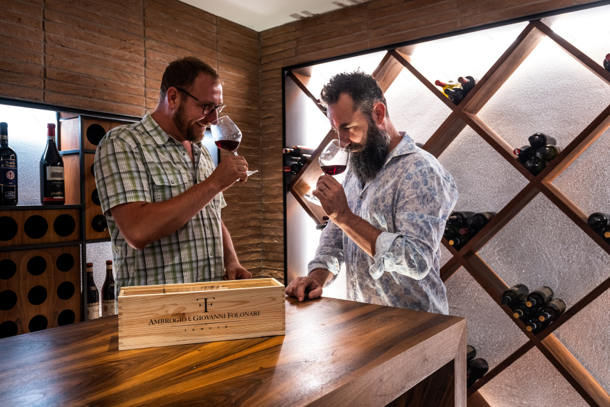 私人别墅里的特色酒窖设计-9