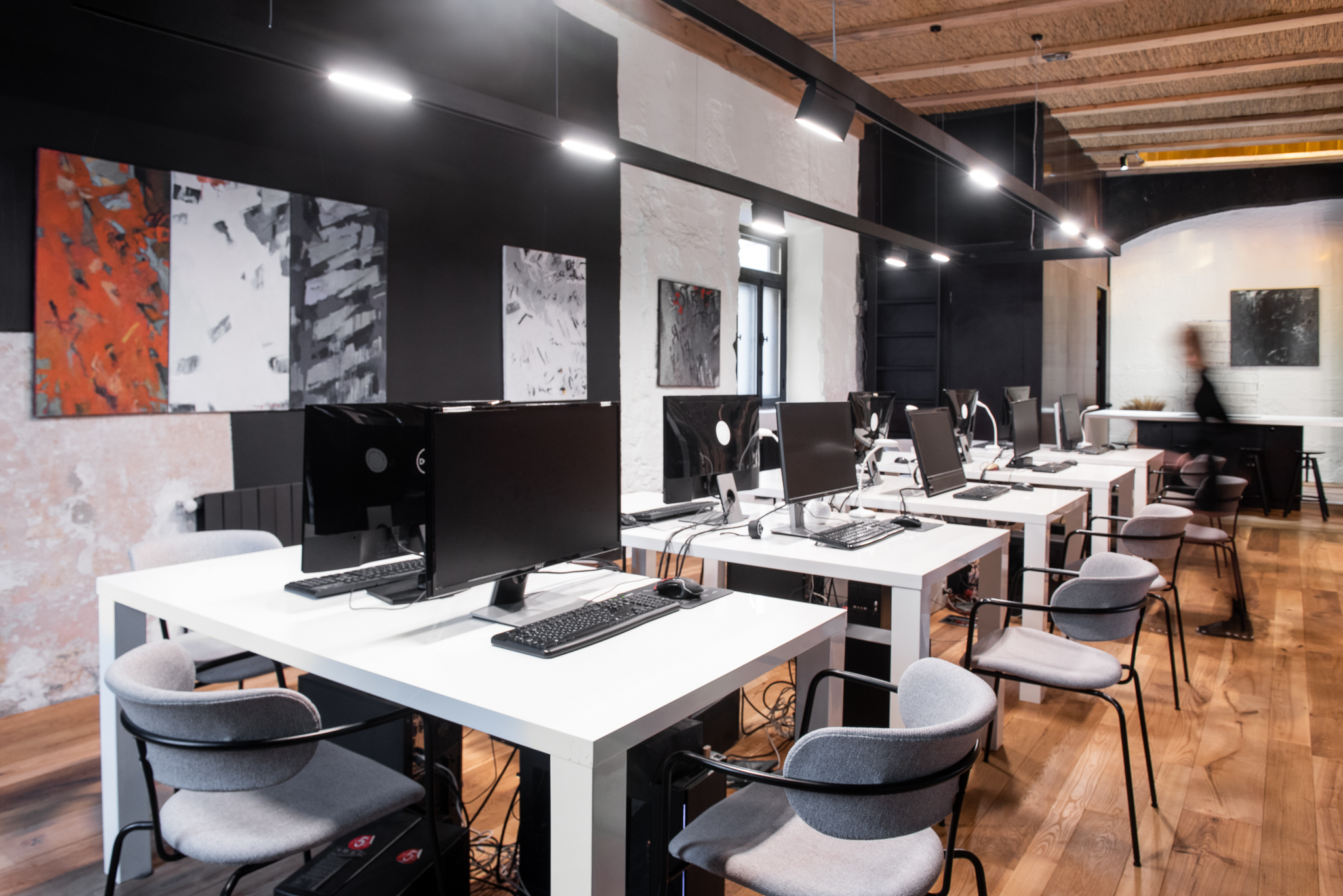 乌克兰 JK Lab Architects 总部,历史与现代交融的设计空间-5