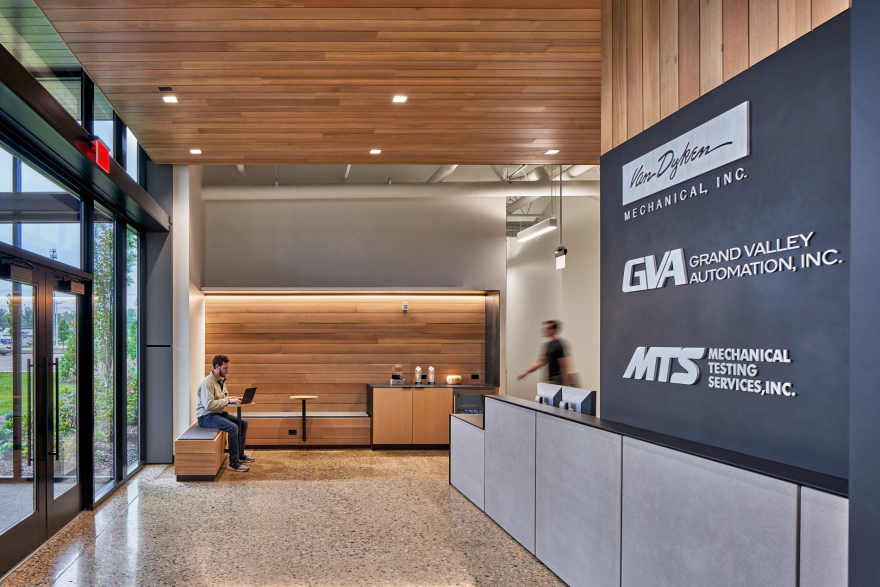 VanDyken Mechanical 总部改造 | 现代高效协同办公空间-3