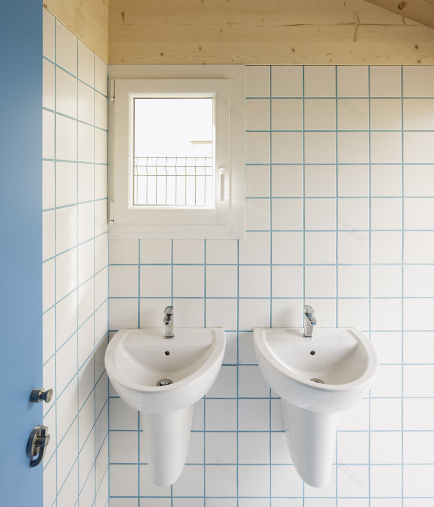 果园中的模块化木结构教室丨葡萄牙丨Estúdio AMATAM-46