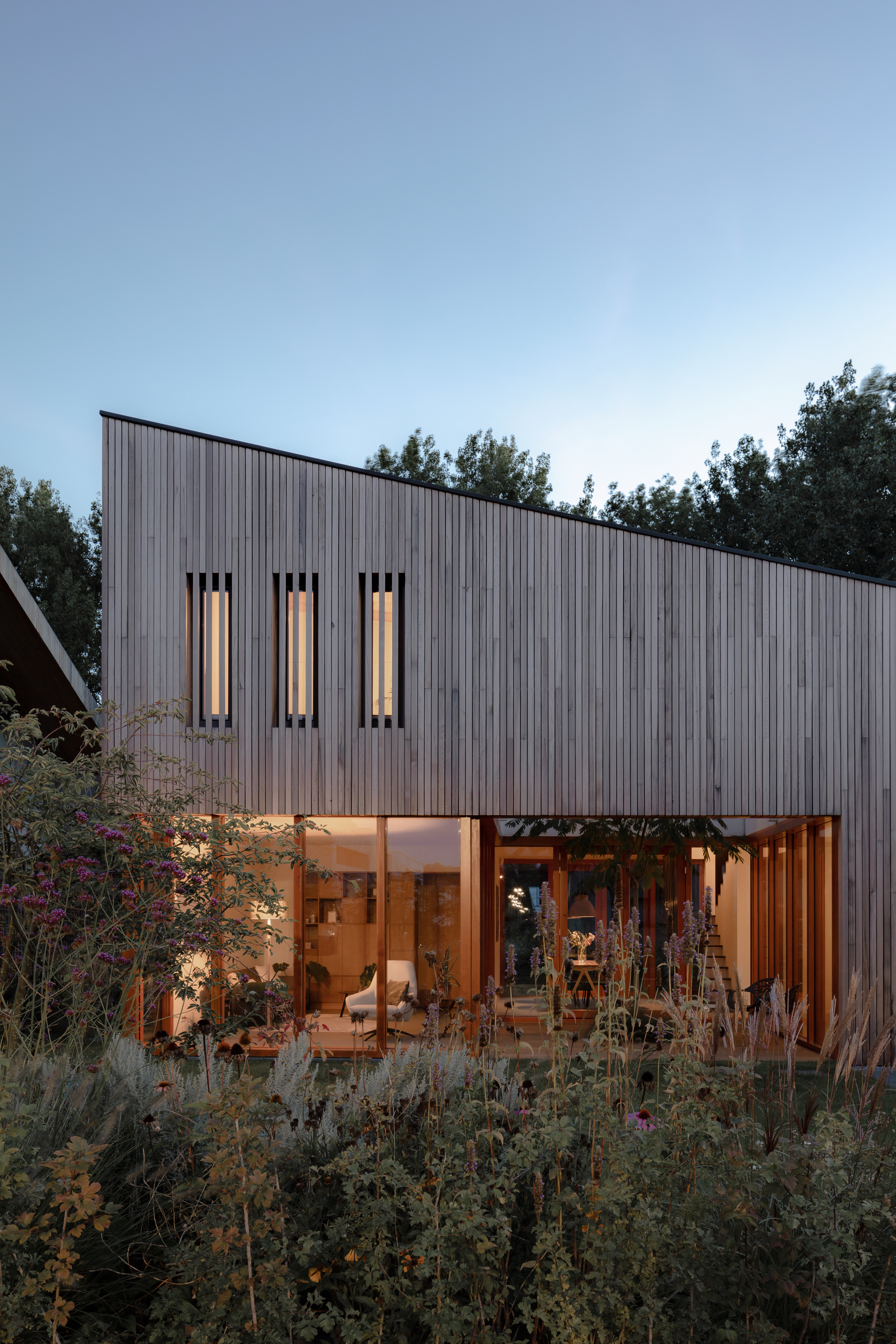 荷兰绿色邻里中的多彩庭院别墅丨荷兰鹿特丹丨studio AAAN-14