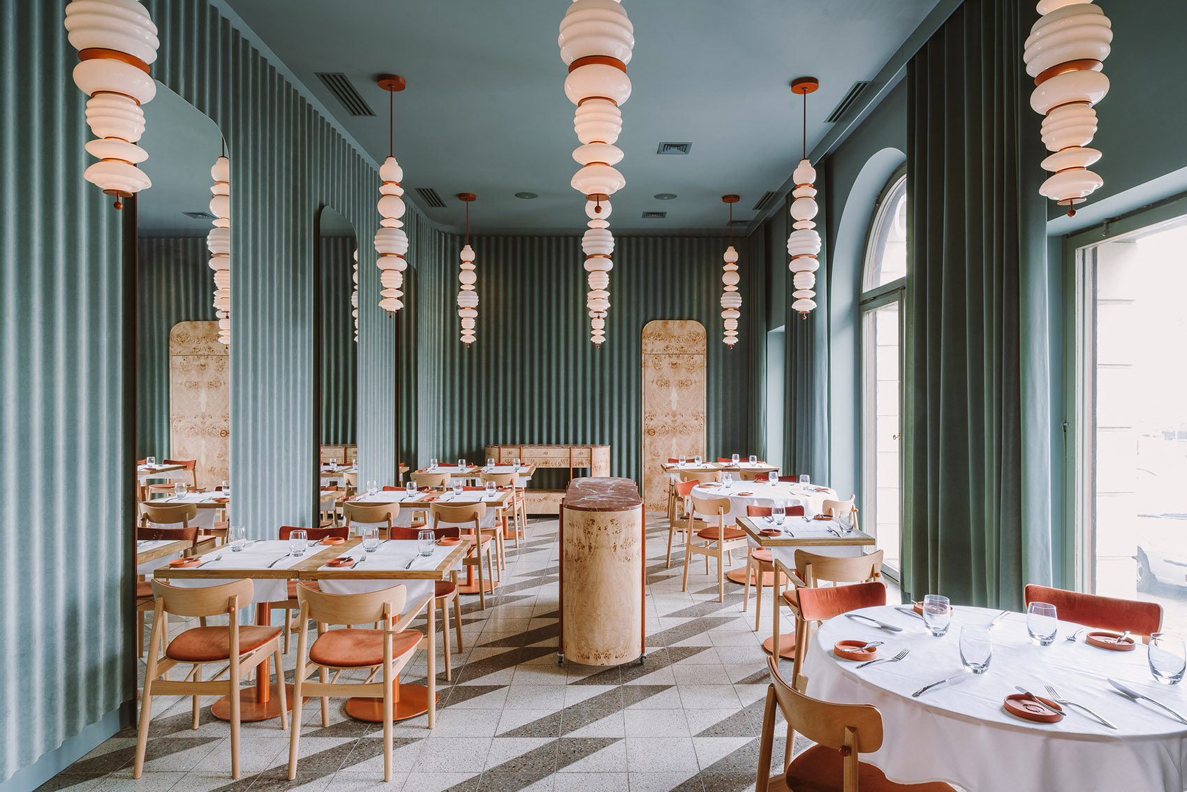 OPASLY TOM餐厅，华沙/丰富的色彩、饰面和纹理空间下的用餐体验-3